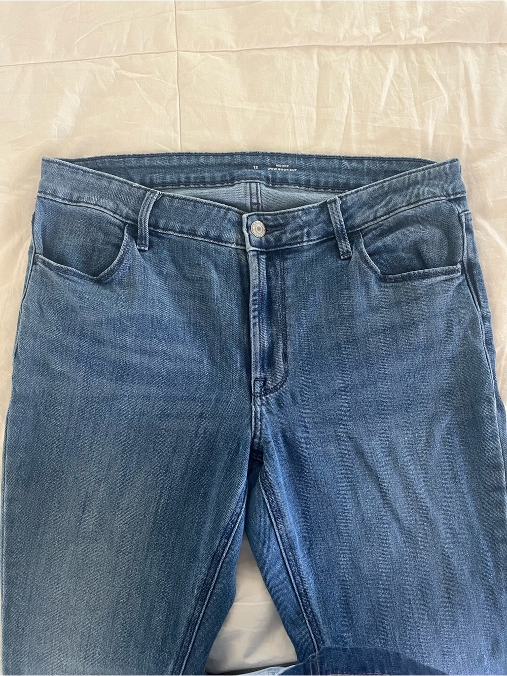 Old Navy Wow Women's Bootcut Jeans in Medium Blue Wash